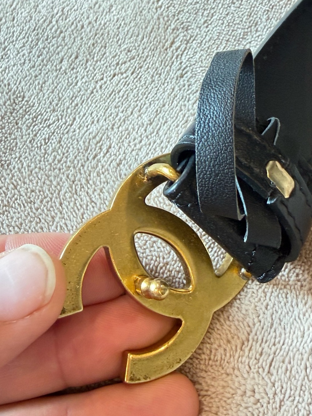 CHANEL Black Quilted Leather Belt with Gold CC Logo Buckle - Picture 3 of 5